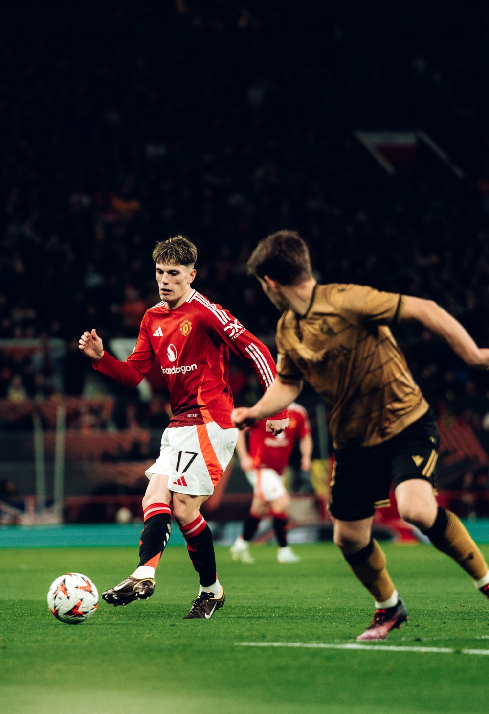 九游平台-关于转会期曼联主帅复盘：欧联节点到来；态度坚定；赛程密集仍需轮换的信息