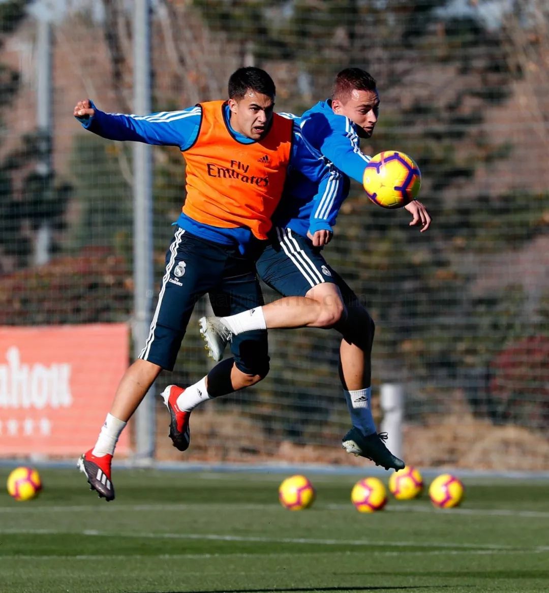 包含今晚皇家社会更衣室发声：全明星赛节点到来；压力陡增；医务组通报恢复的词条